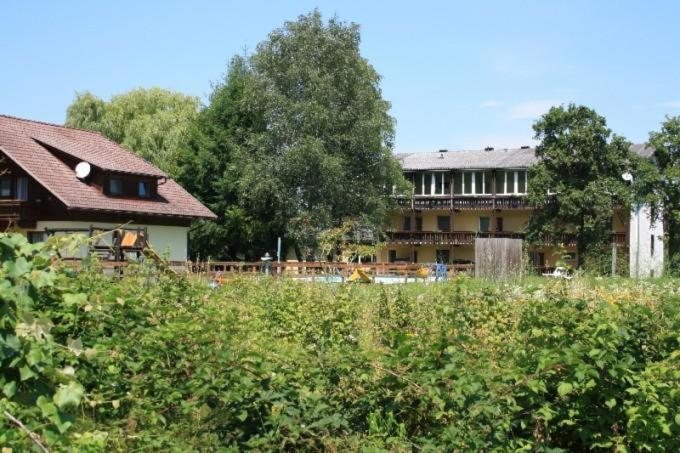 Schmautz Ferienwohnungen & Zimmer Miklauzhof Eksteriør bilde